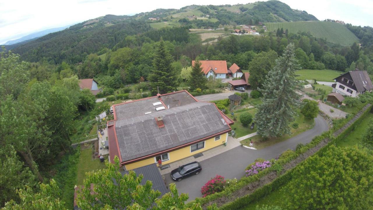 Haus Renarth - Michaela Pro Leilighet Kitzeck im Sausal Eksteriør bilde